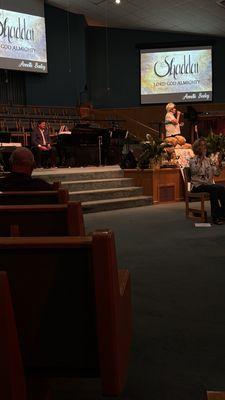 Twin Lakes Baptist Church