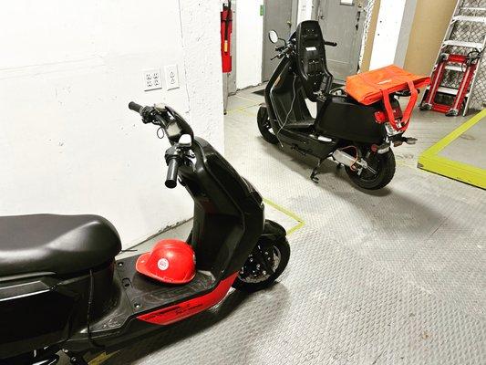 60 Volt Bros