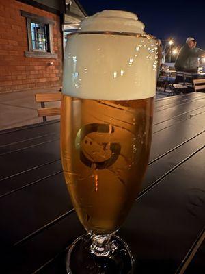 6 Minute Beer - Head above glass rim