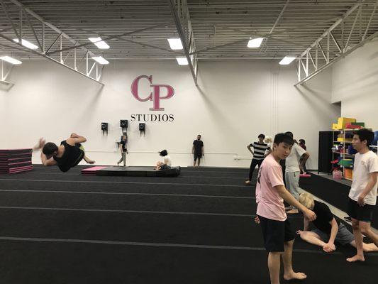 Spacious jumping area