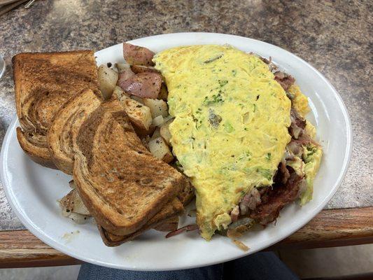 Corned beef hash omelet