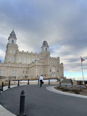 The Yardley Inn and Spa is our favorite romantic getaway when we want to spend some time in the Manti Temple renewing our marriage vows.