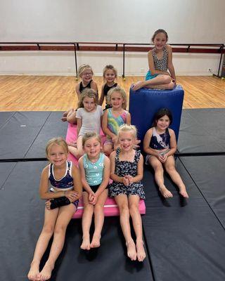 Steppin Out Dance & Tumbling Studio