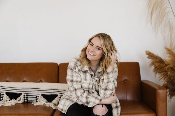 Hey it's me, SkynByLiza. Let's get you your perfect brows!