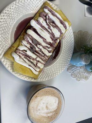 This Berry crêpe is amazing!