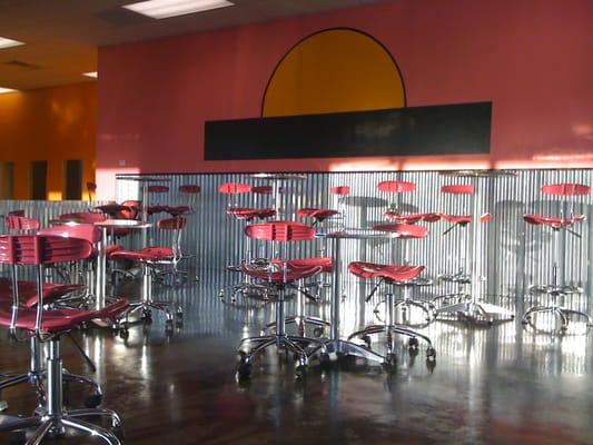 3 Flamingos Frozen Yogurt