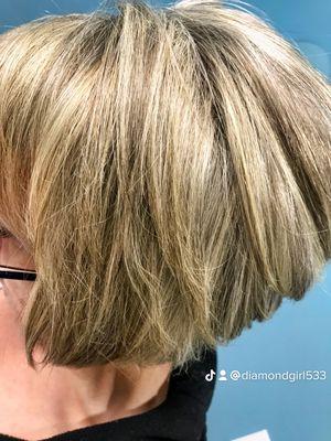 Stacked Bob / Color and highlights