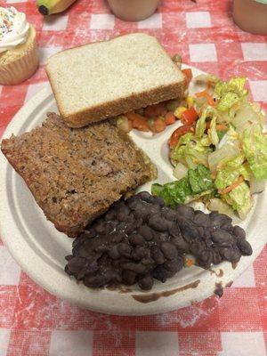 Meatloaf w/ black beans , mixed veggies & and salad