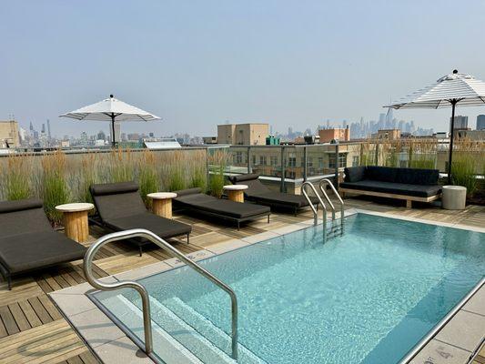 1425 Hudson St rooftop pool in Hoboken NJ
