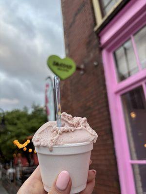 Strawberry on top and fior Dior di latte at the bottom. Delicious!