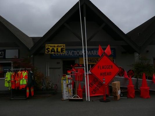 Contractors Warehouse