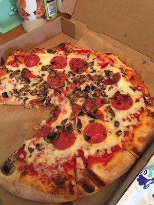 Pepperoni and mushroom pizza! Excellent!