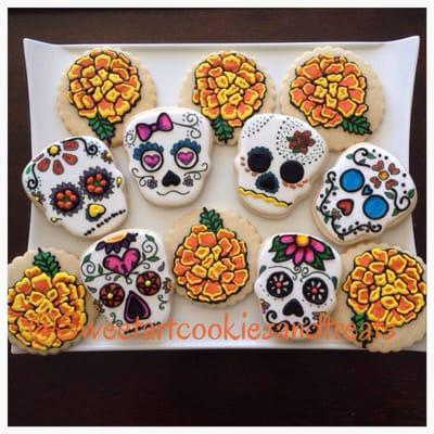 Dia de los muertos decorated cookies