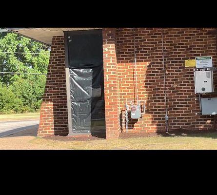 Williamsburg Suites property!
0 out of 10, don't stay there. THIS is how it really looks as June 28, 2024.