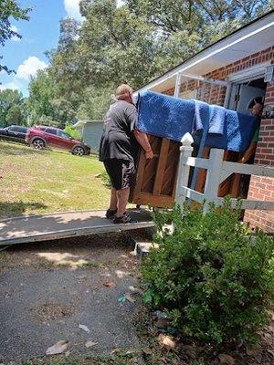 Lalos Moving