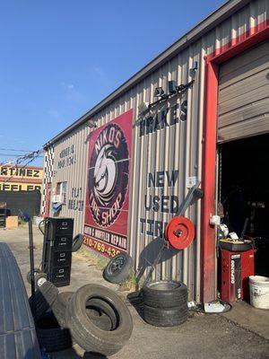 Nikos Tire Shop