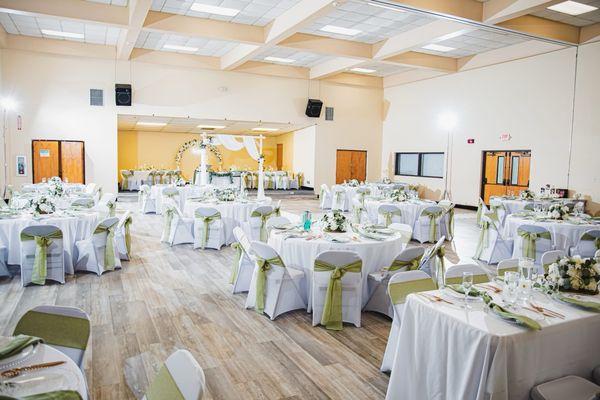 Wide venue with plenty of space www.rickyserrano.com