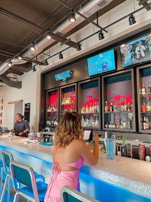 W XYZ Bar