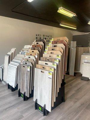 Inside the shop you can find: vinyl, laminate, tiling, window, door ...
