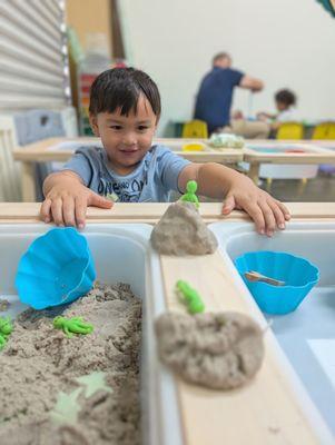 Alien moon sand station