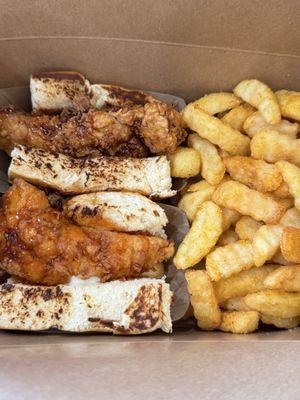 Two sliders (Gangnam Style & Cali Chick) and seasoned fries