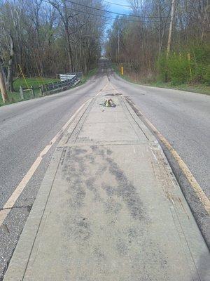 Kerlin Grave - in the middle of the road