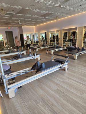 Élan Pilates Studios