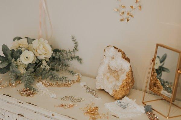 Jewelry & Accessory table