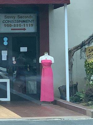 Front entrance. Great outfit ideas with accessories displayed at door.