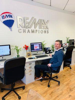 Michael Parker - RE/MAX CHAMPIONS