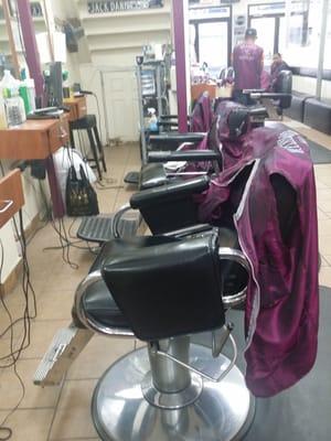 Melan' Elvis Barber Shop