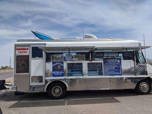 Mandos Tacos