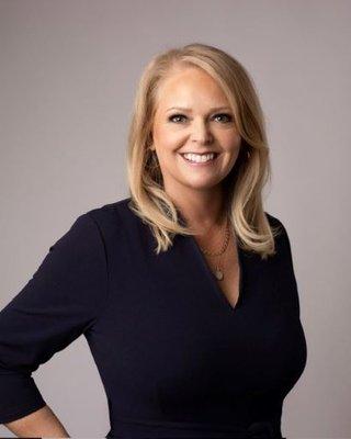 Leslie Bell - RE/MAX Land & Homes