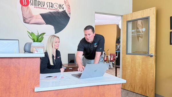 Eagle Eye Media's owner Nick Wiley with client Katie DeRego at SIMPLY STRONG Personal Training in Eugene, OR