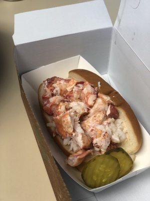 Delicious and fresh lobster roll ($17)