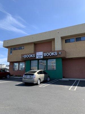 Nan’s Books & Crystals