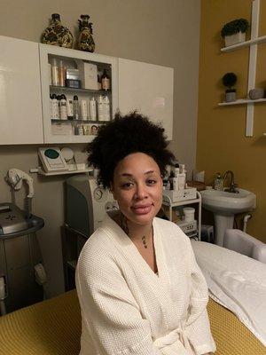 Super cute room, i love the ambience.