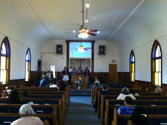 Duane Lynn leading in Worship!