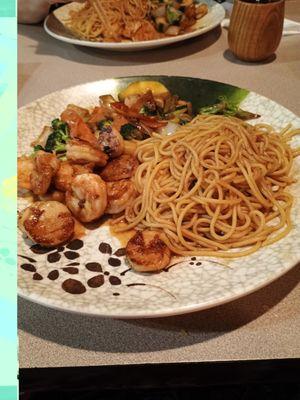 Combo Habachi with Noodles, Shrimp and Scallops.