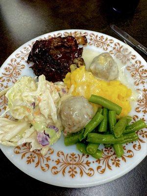 Lunch buffet was full of comfort foods.