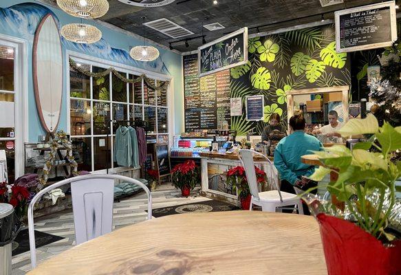 Casual and laptop-friendly connected spot to grab a smoothie.