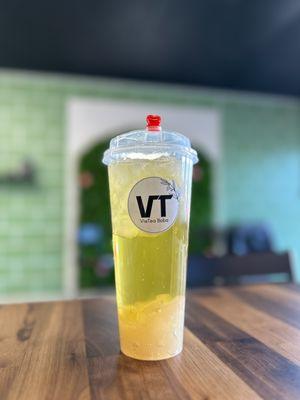 -The Sweet and Simple is a jasmine green tea with lychee jelly, a simple drink made for ones who dont want too much but just a little tea.