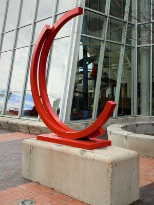 2 Arcs de 212.5 by Bernar Venet (1987) outside the Commons
