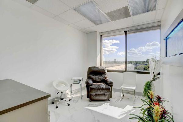 1/5 luxurious treatment rooms