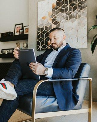 Nestor Aguilar - The Valley Realtor