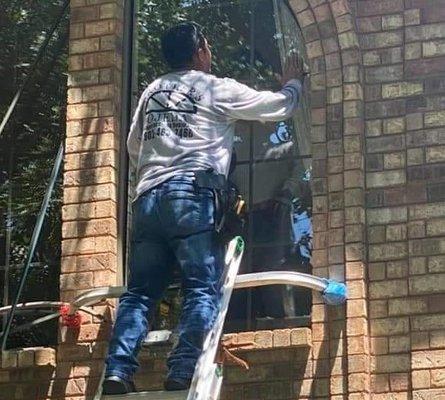 Brothers Ojeda Window Glass Restoration