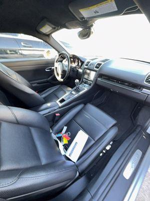 This is the level of photo quality to expect from a $450 1 hour pre purchase inspection. I checked, it's TWO Megapixel and blurry.