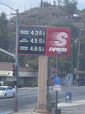 Rising prices, Biden inflation. Let's go Brandon