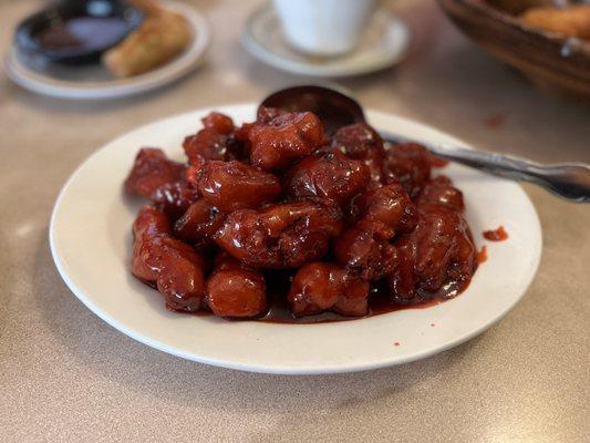Tiny spicy Chicken, in a family dinner