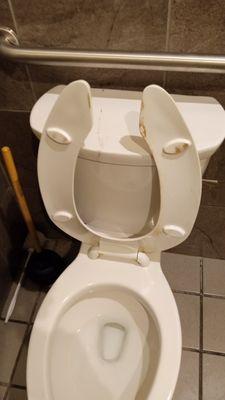 I stopped to use the restroom and this is what I found.  I left and went to another station.